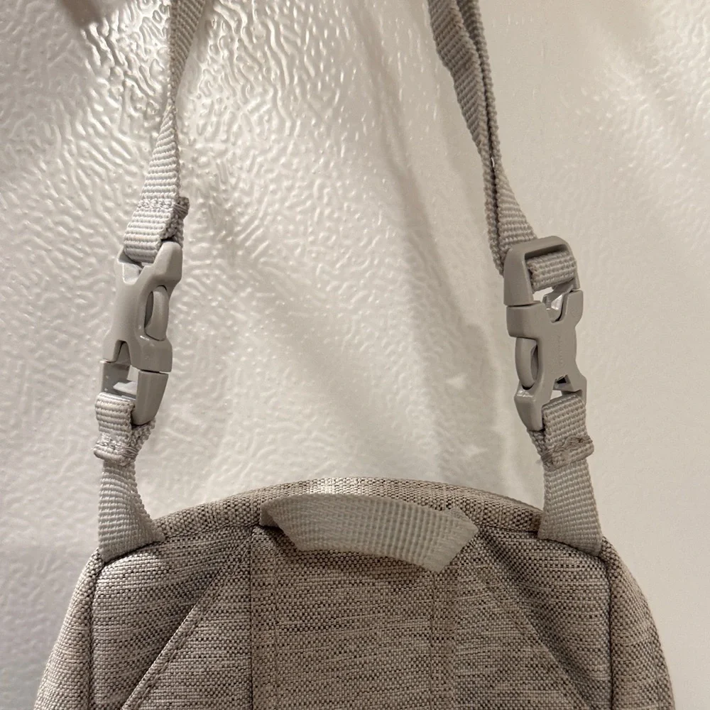 Herschel Supply Company Sinclair Crossbody - Picture 6 of 8